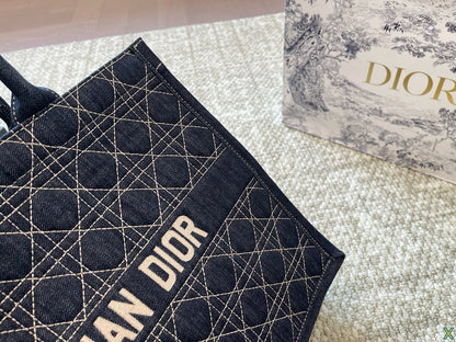 DR388 Large Dior Book Tote
