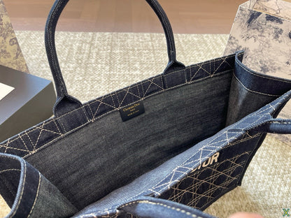DR388 Large Dior Book Tote