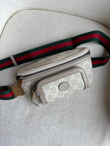 Gucci 'GG Supreme' Belt Bag