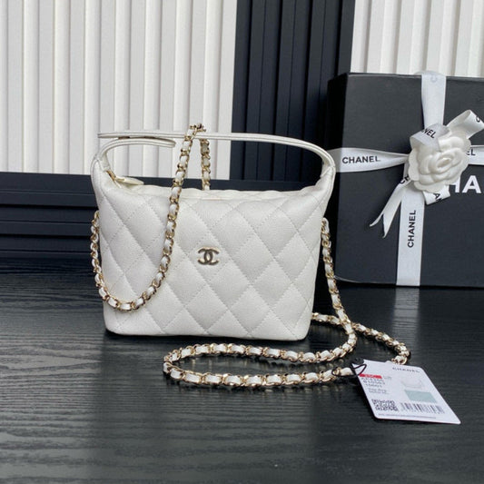 CHANEL 25C Hobo Bag 21.5cm Top Handle White Grained Calfskin