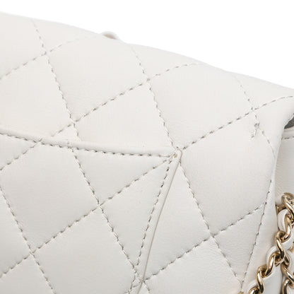 Chanel Sac Quilted Lambskin My Precious Pearls Chain Flap