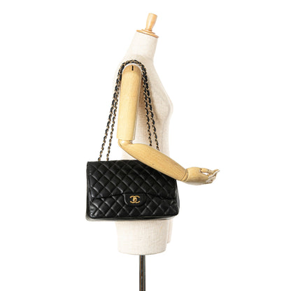 Black Chanel Jumbo Classic Lambskin Single Flap Shoulder Bag