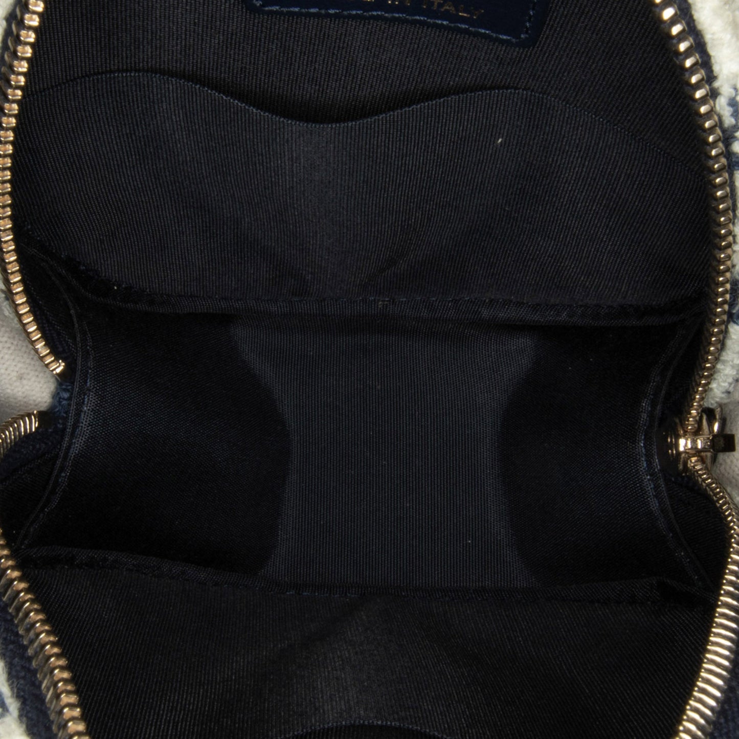 Chanel Sac Tweed 19 Round Clutch with Chain