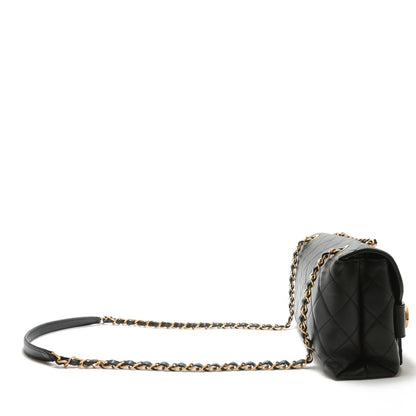 CHANEL 2020 Medium Enchained Flap Bag-Black