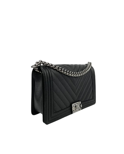 Chanel Sac Boy Grand Edition Chevron en cuir noir