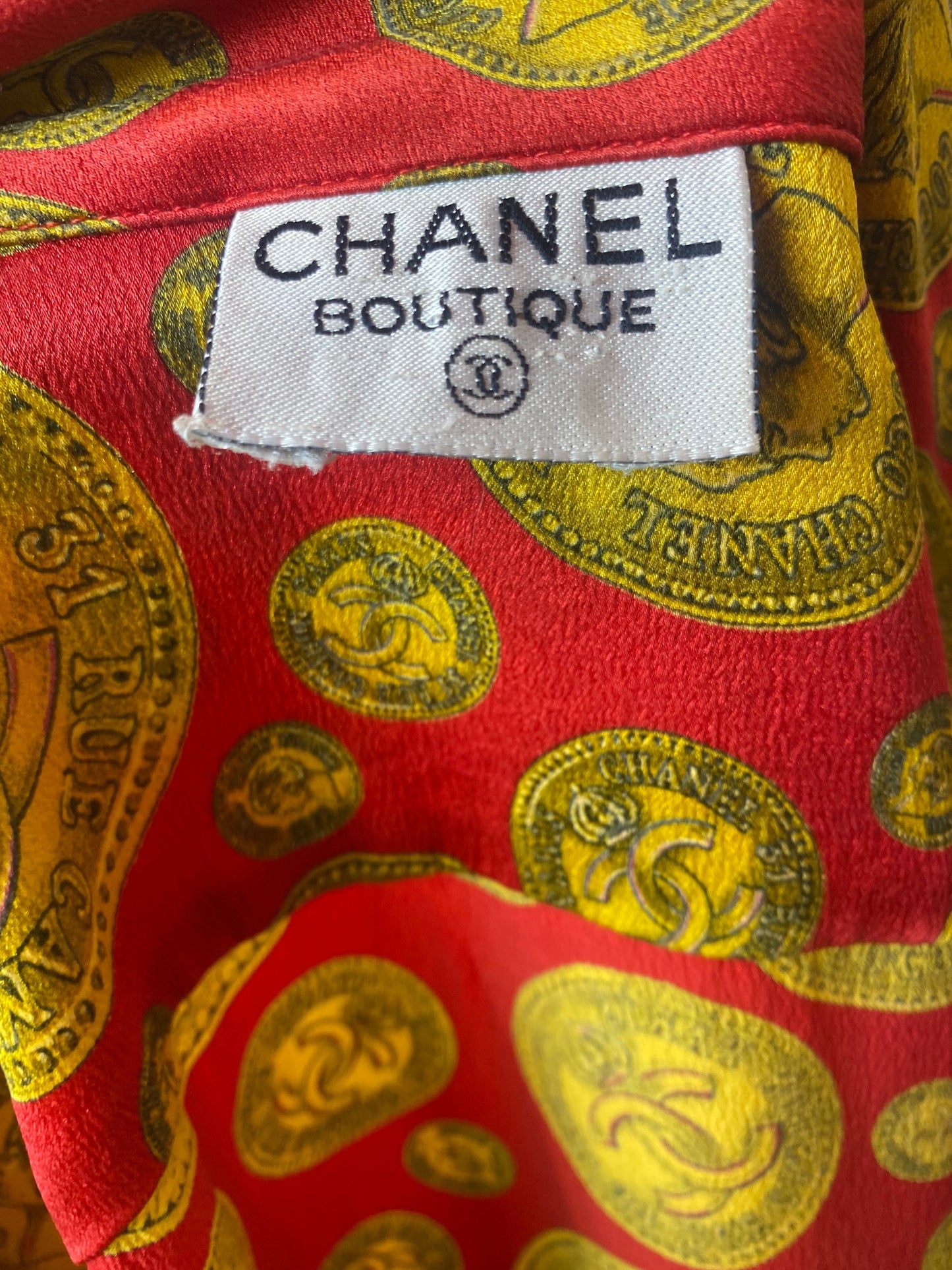 Chanel red blouse with coin Chanel motif - M - 1990s