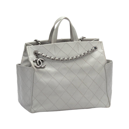 Chanel CC Pocket Handbag White Chevron Lambskin Silver