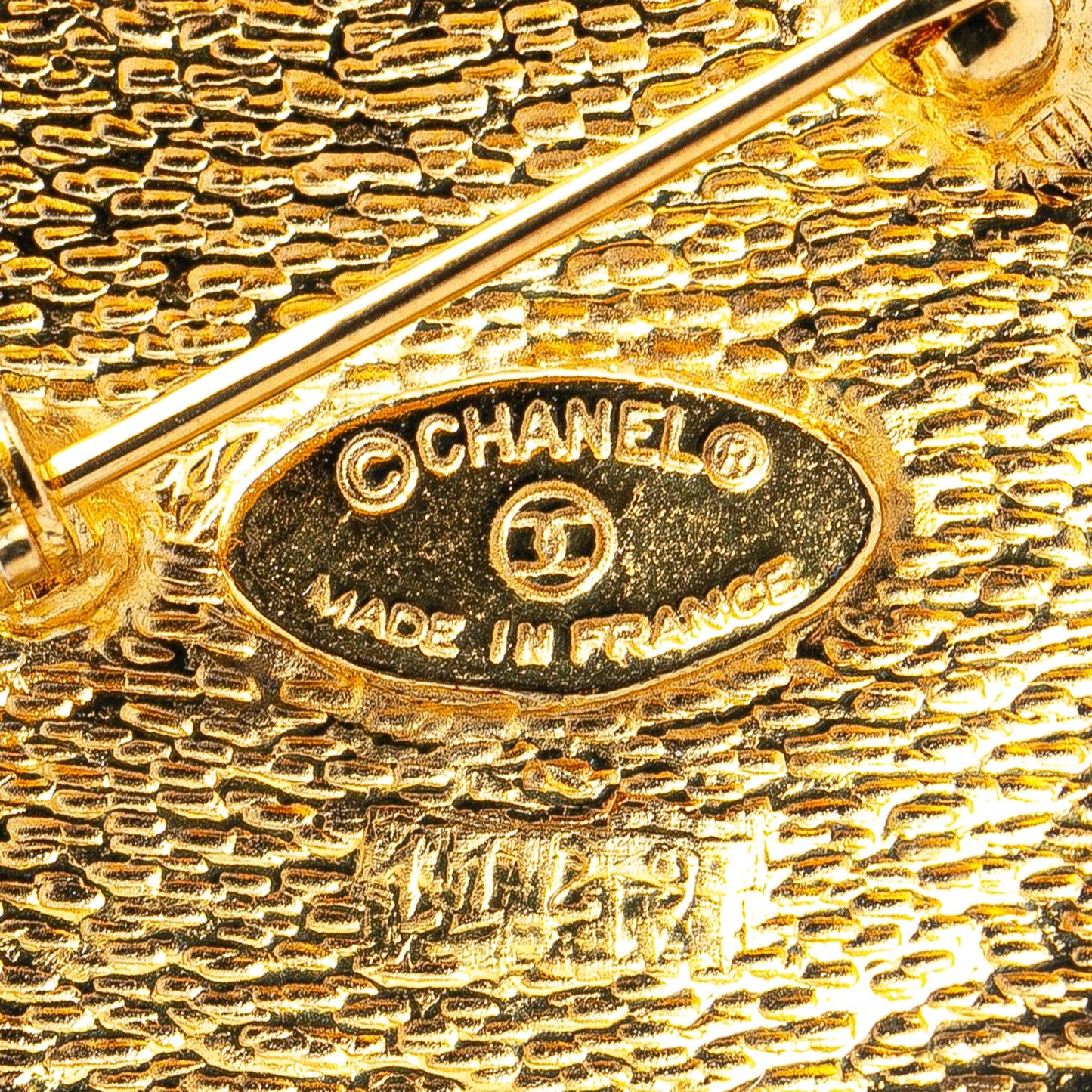 Gold Chanel Gold Plated CC Horsetop Brooch