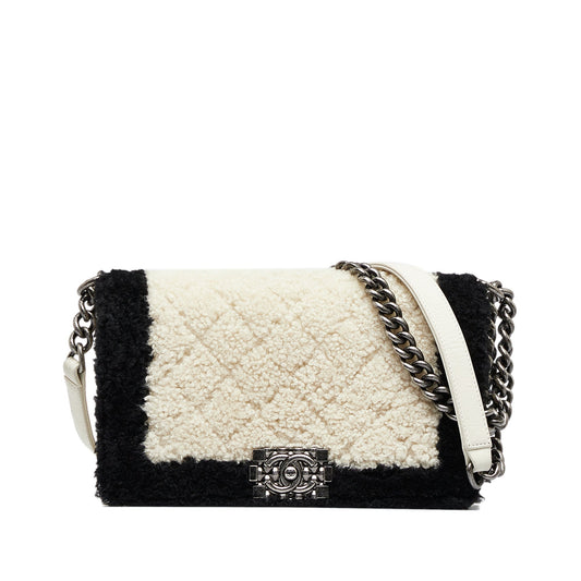 Chanel Sac Medium Shearling Boy Flap