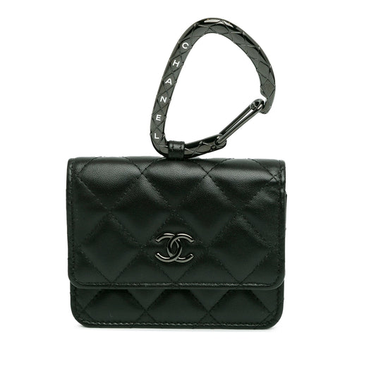 Chanel Sac Quilted Lambskin So Black CC Hook Card Holder