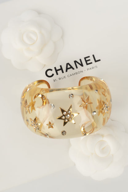Bracelet manchette en lucite Chanel