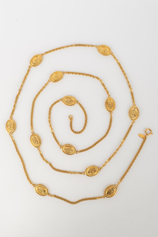 Collier / Sautoir en mtal dor Chanel 1980's