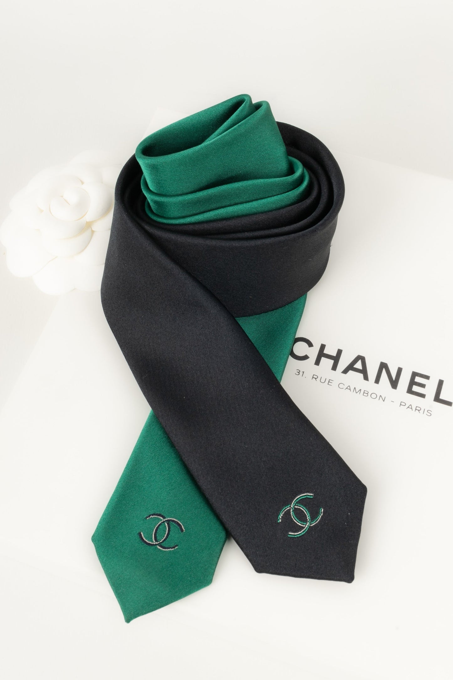 Cravate Chanel