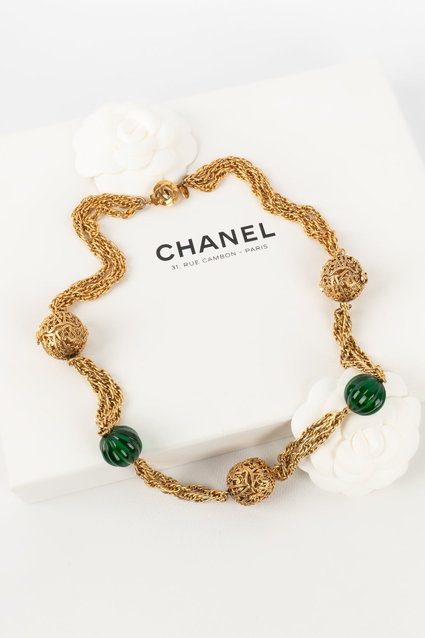 Collier dor Chanel 1984