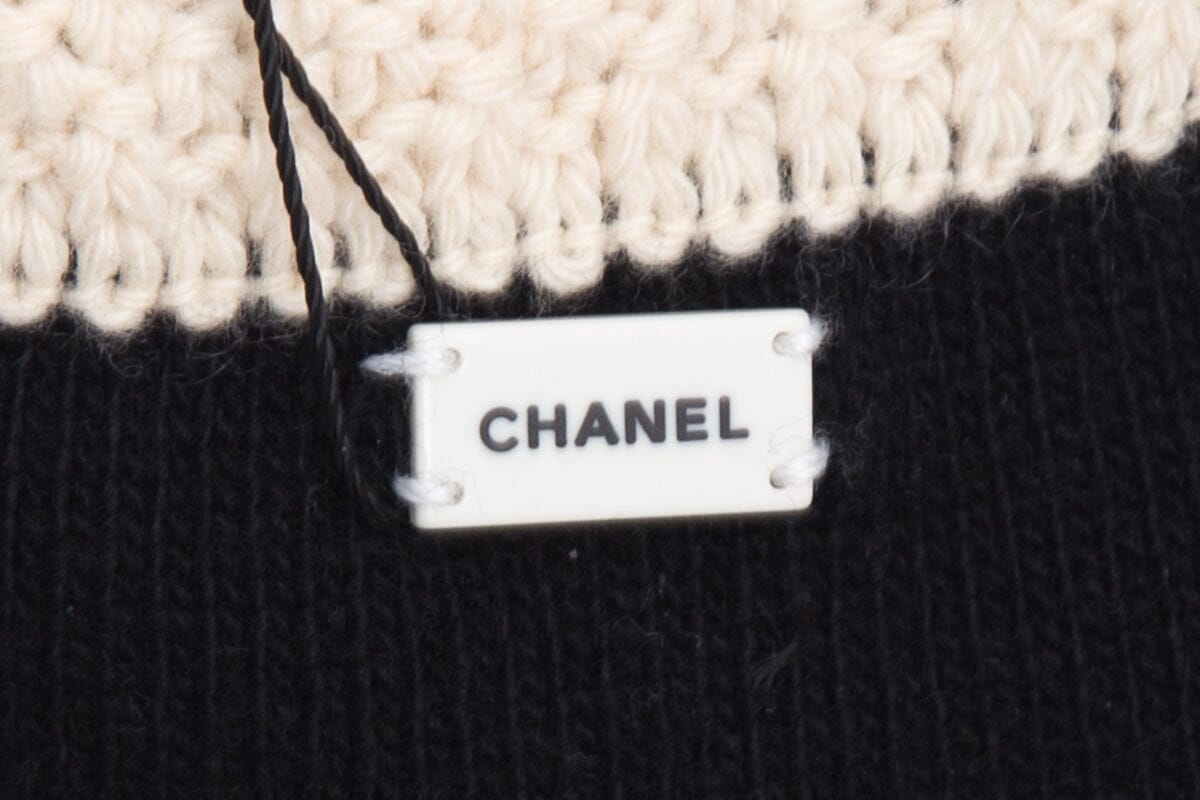 Chanel Black & White Cardigan SZ 36