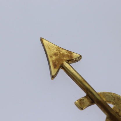 CHANEL arrow Brooch metal Gold CC am6488