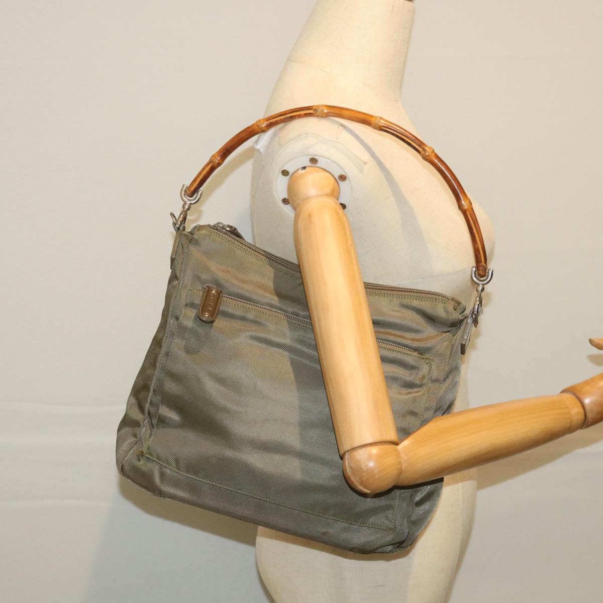 GUCCI Bamboo Shoulder Bag Nylon Khaki 000 0509 200159  ar10785