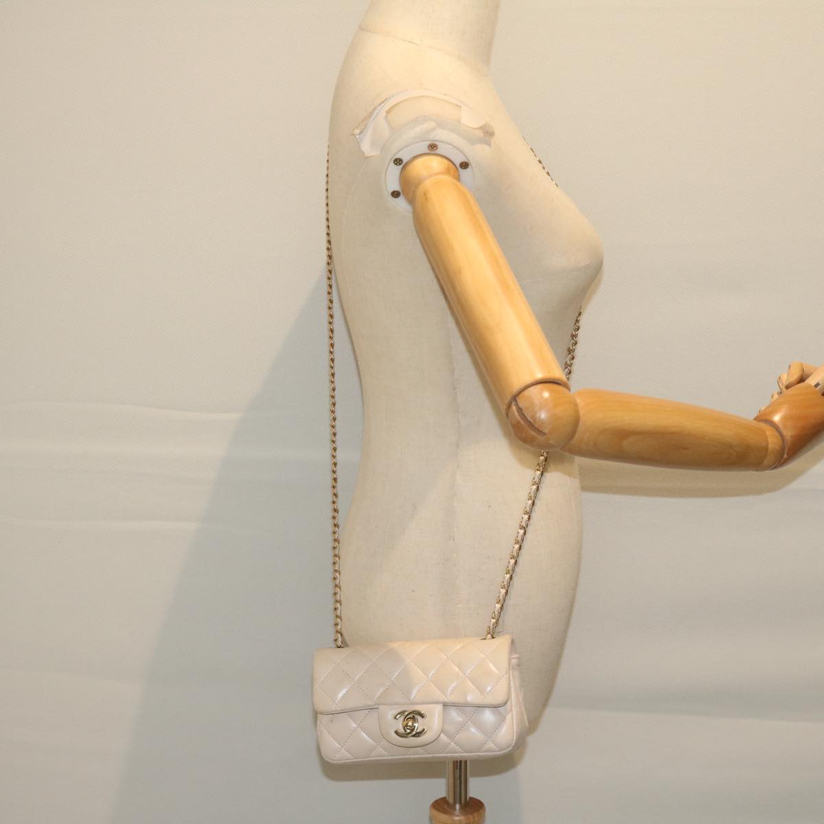 CHANEL Mini Matelasse Turn Lock Shoulder Bag Lamb Skin Beige CC ar10895A