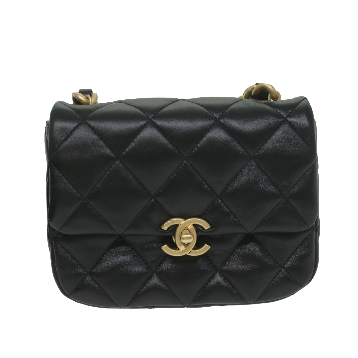 CHANEL Matelasse Turn Lock Chain Shoulder Bag Lamb Skin Black CC ar11105A