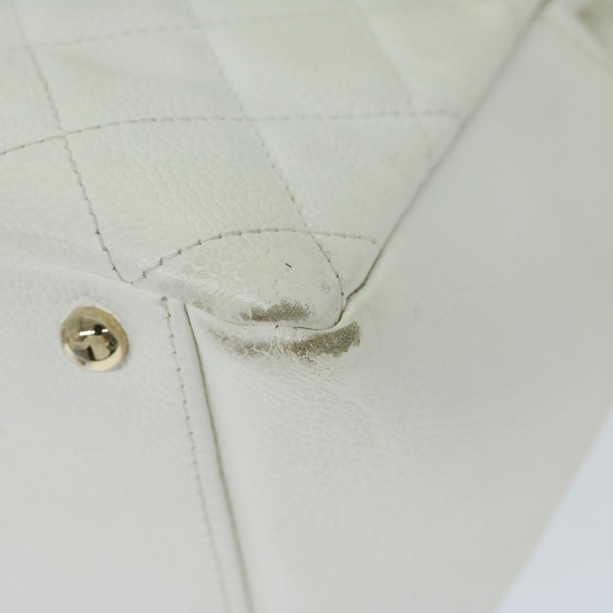 CHANEL Matelasse Chain Shoulder Bag Caviar Skin White CC ar11502