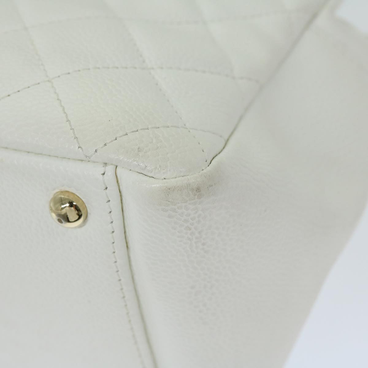 CHANEL Matelasse Chain Shoulder Bag Caviar Skin White CC ar11502