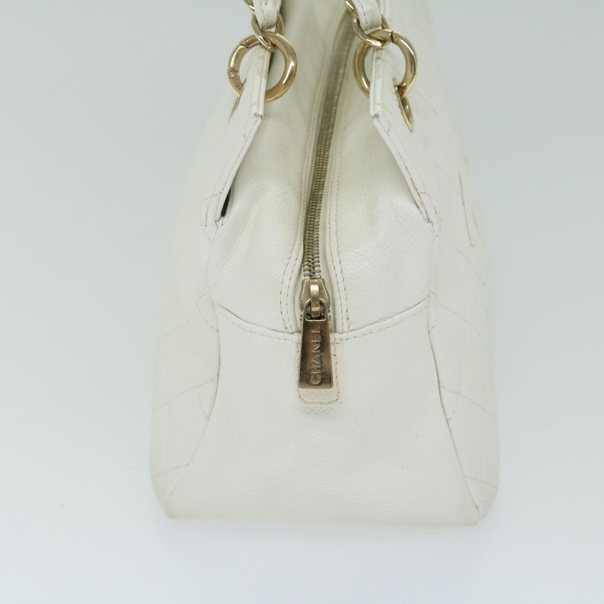 CHANEL Matelasse Chain Shoulder Bag Caviar Skin White CC ar11502