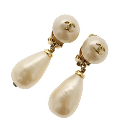 CHANEL Pearl Earring metal White CC ar12918