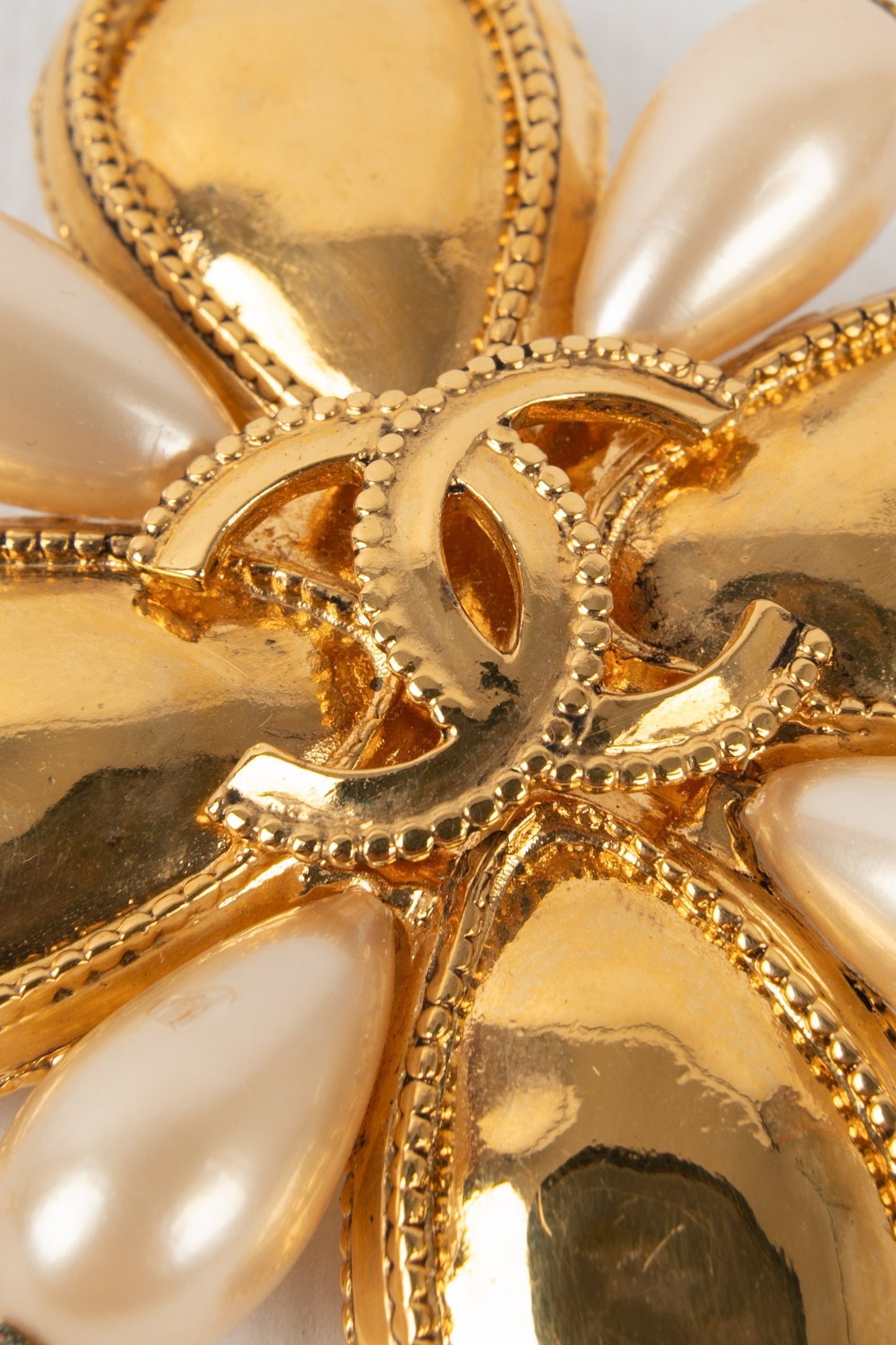 Broche croix Chanel 1997