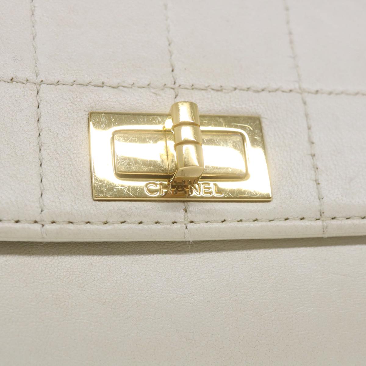 CHANEL Choco Bar line Chain Shoulder Bag Leather White CC bs10047