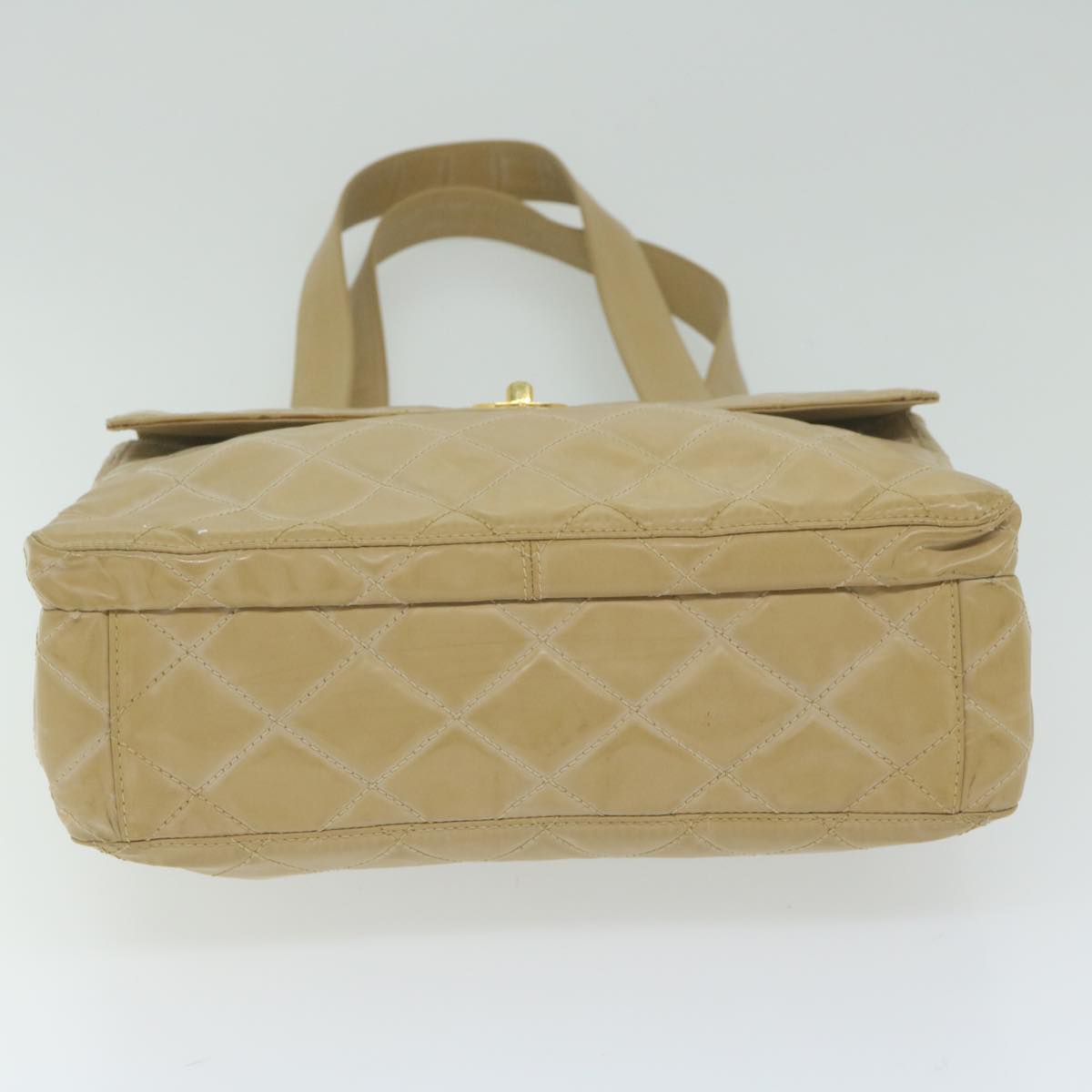 CHANEL Shoulder Bag Patent leather Beige CC bs10487