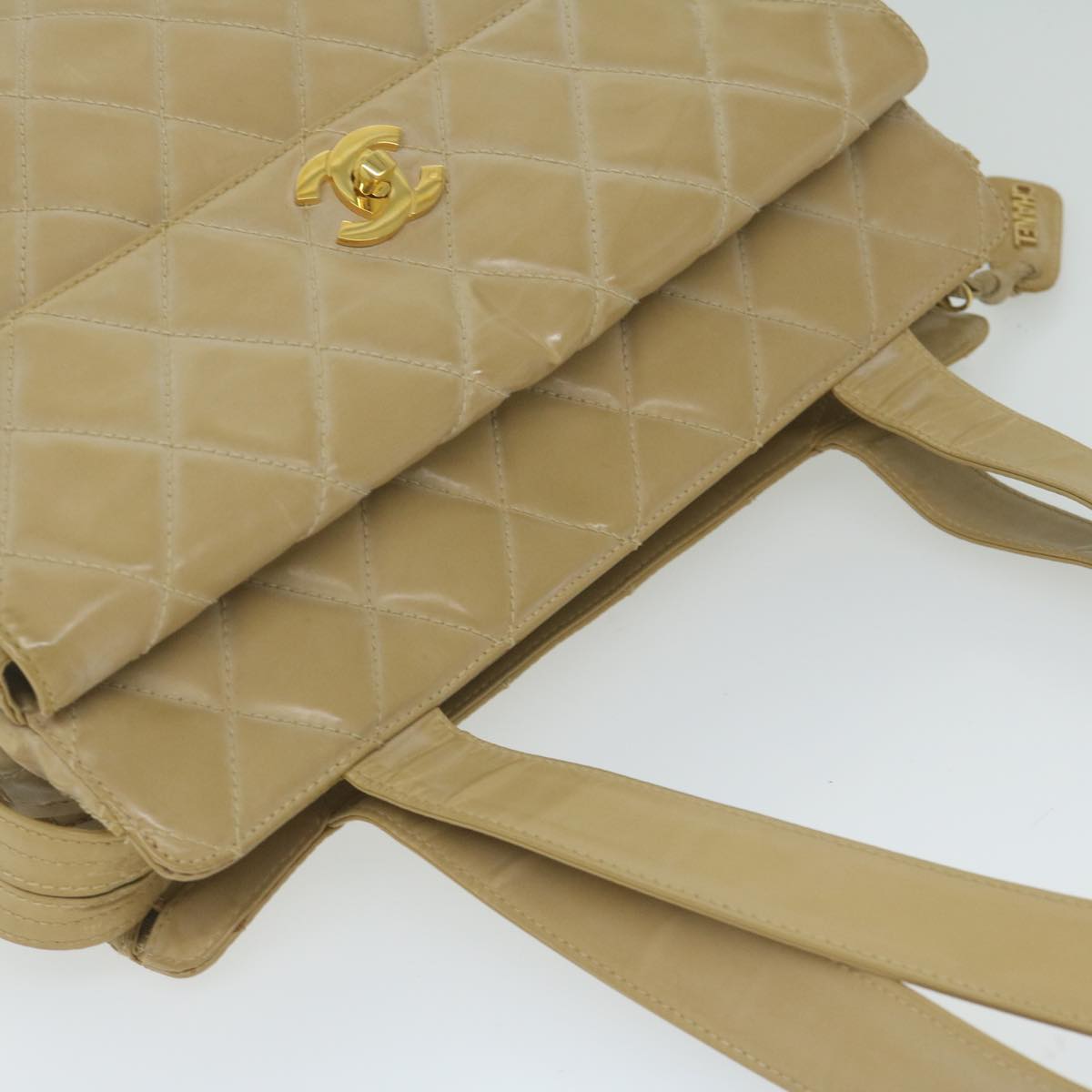 CHANEL Shoulder Bag Patent leather Beige CC bs10487