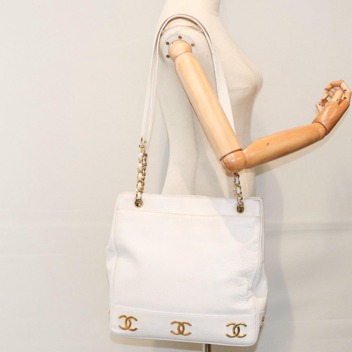 CHANEL Chain Shoulder Bag Caviar Skin White Gold CC bs17674