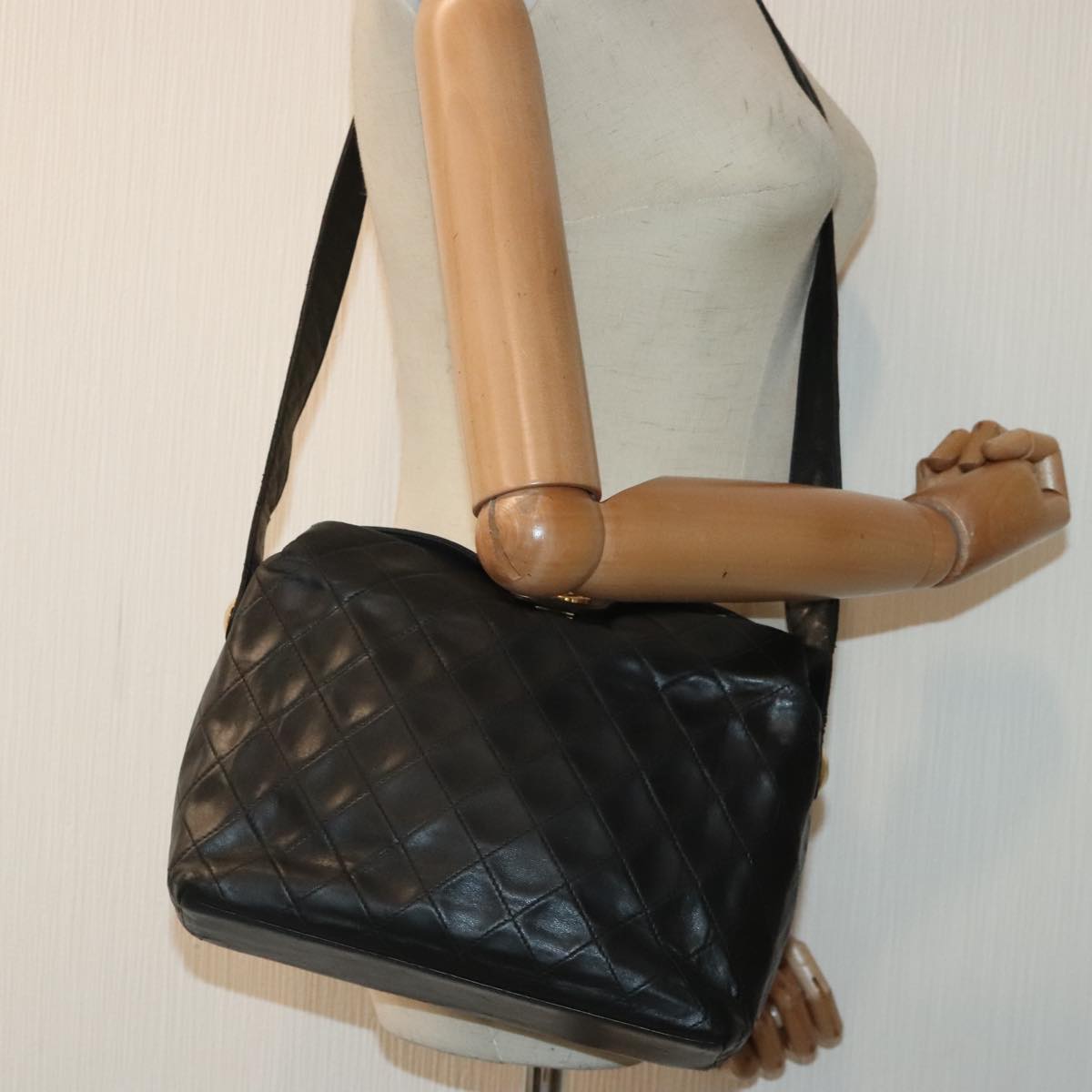 CHANEL Matelasse Chain Shoulder Bag Lamb Skin Black CC bs18071