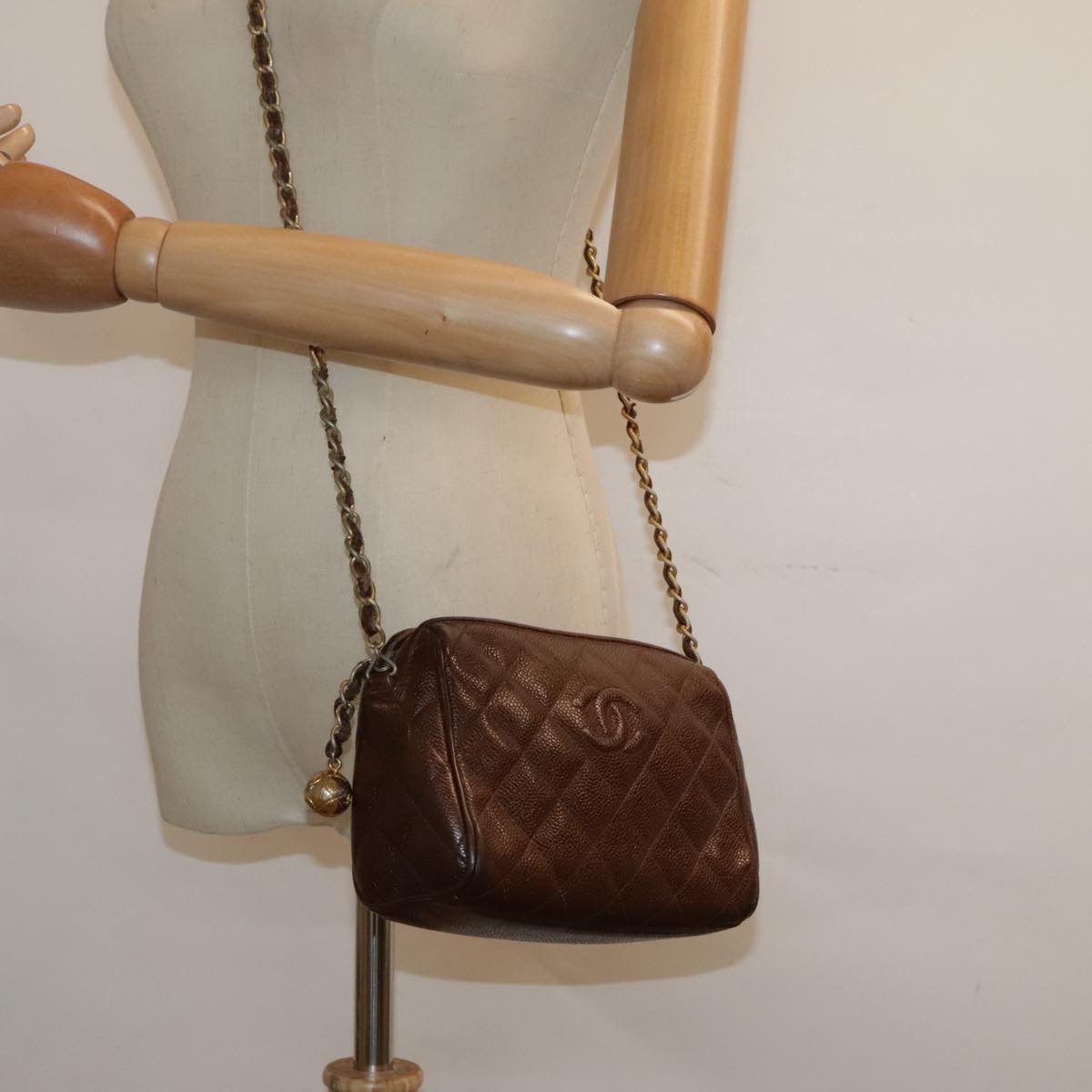 CHANEL Matelasse Chain Shoulder Bag Caviar Skin Brown Gold CC bs18534
