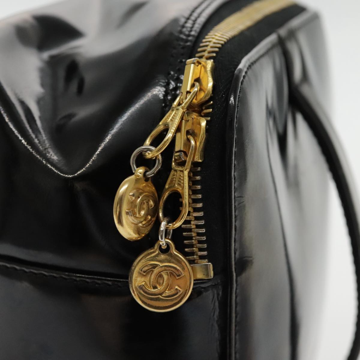 CHANEL Vanity Cosmetic Pouch Patent leather Black Gold CC bs18658