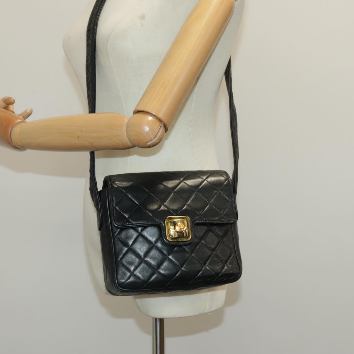 CHANEL Matelasse Shoulder Bag Lamb Skin Black Gold CC bs19046