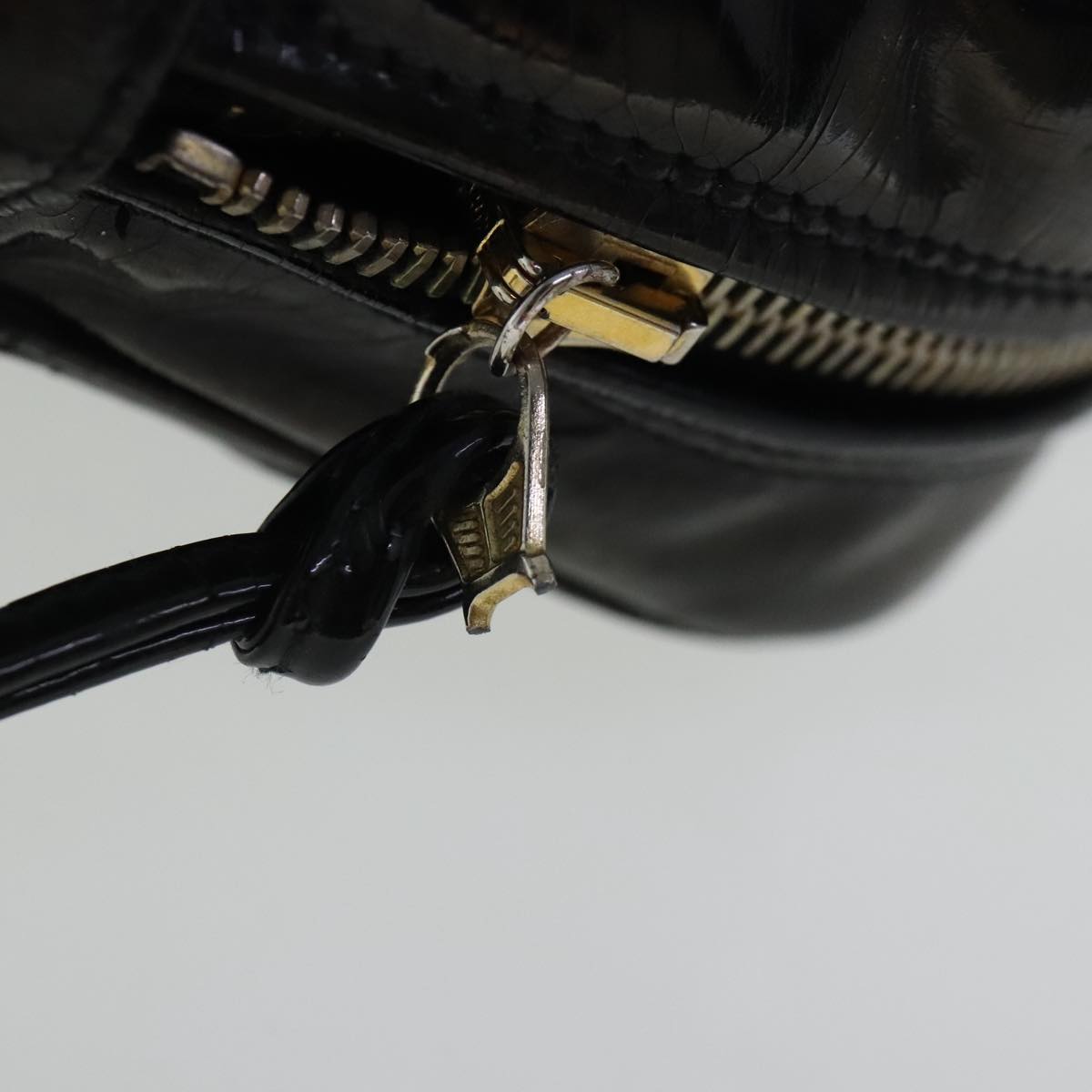CHANEL V Stitch Hand Bag Patent leather Black Gold CC bs19212