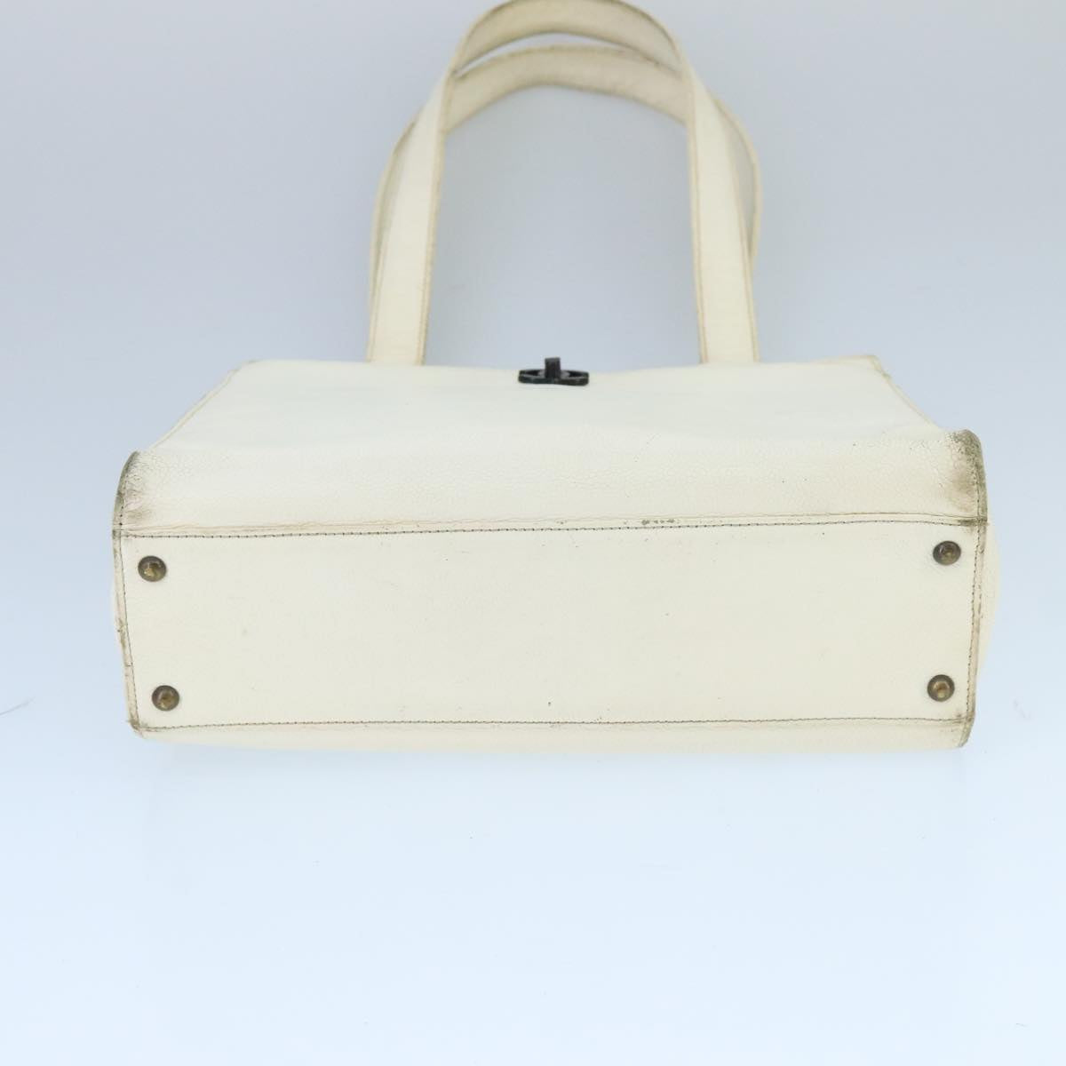 CHANEL Shoulder Bag Caviar Skin White CC bs19618