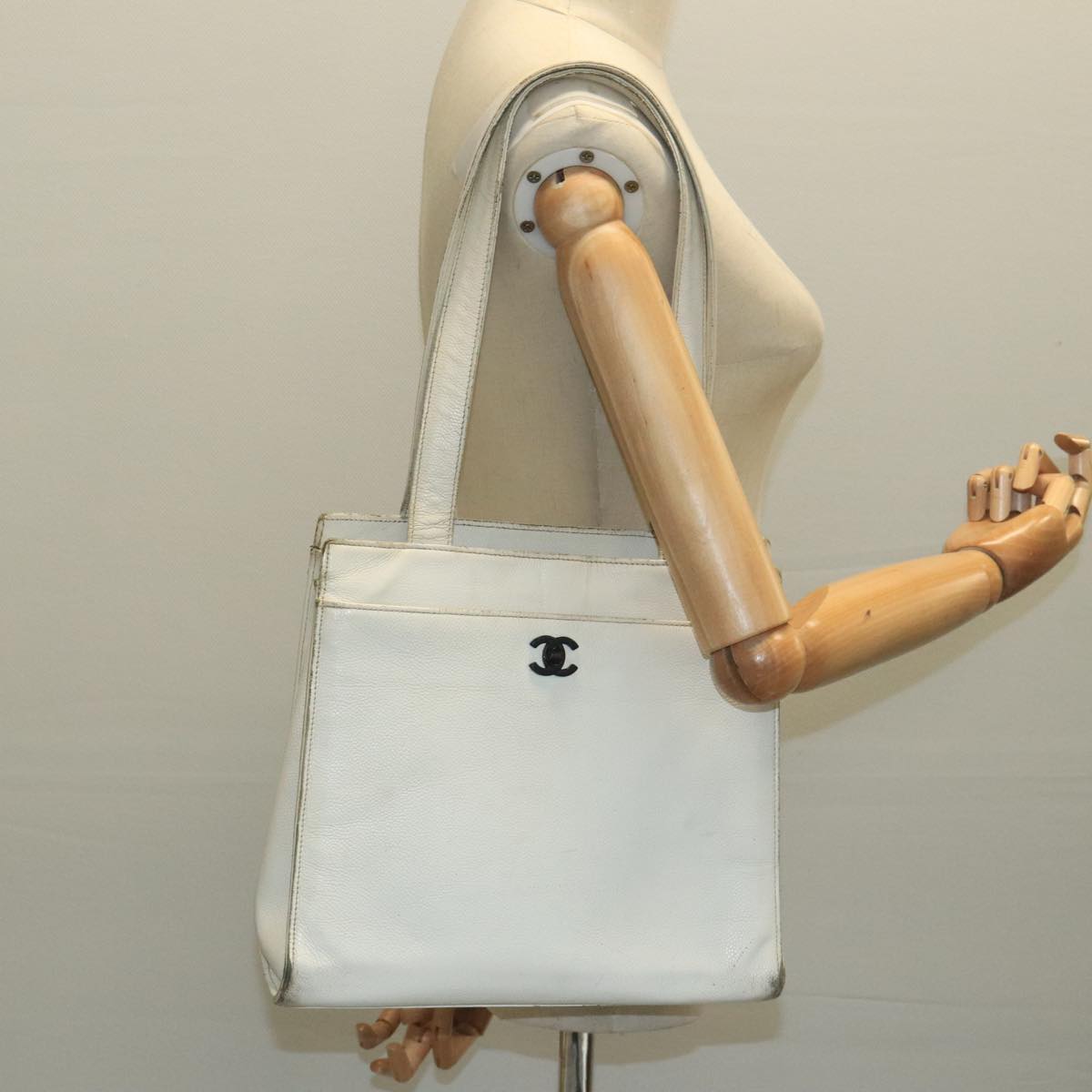 CHANEL Shoulder Bag Caviar Skin White CC bs19618