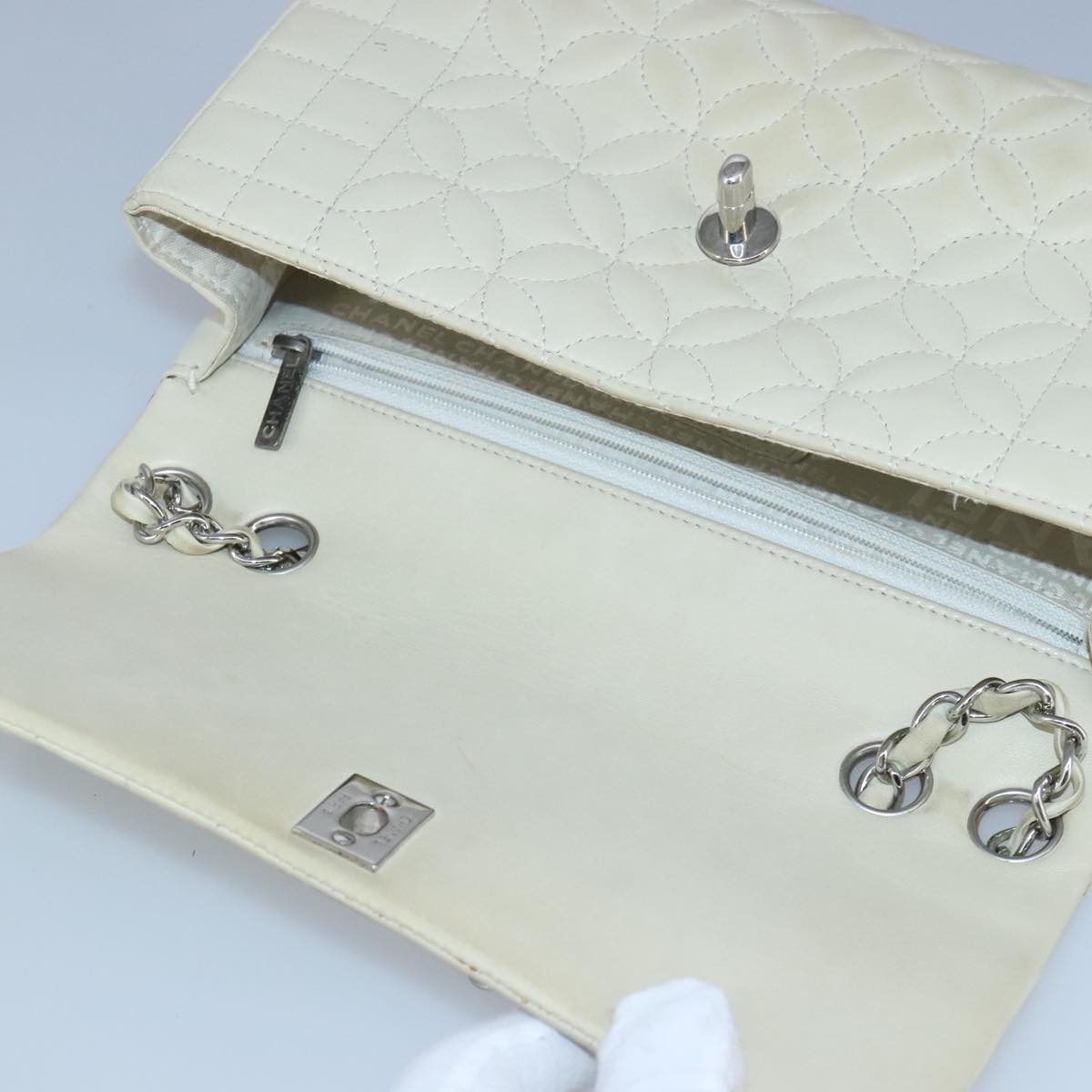 CHANEL Chain Flower Stitch Shoulder Bag Lamb Skin Beige Silver CC bs19654