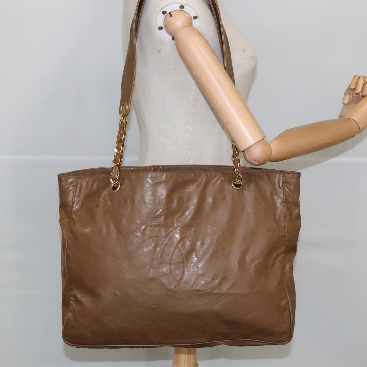 CHANEL Chain Tote Bag Patent leather Gold Brown CC bs19657