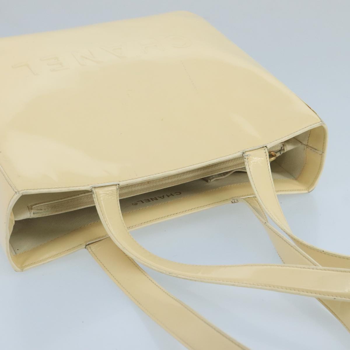 CHANEL Tote Bag Enamel White CC bs20237