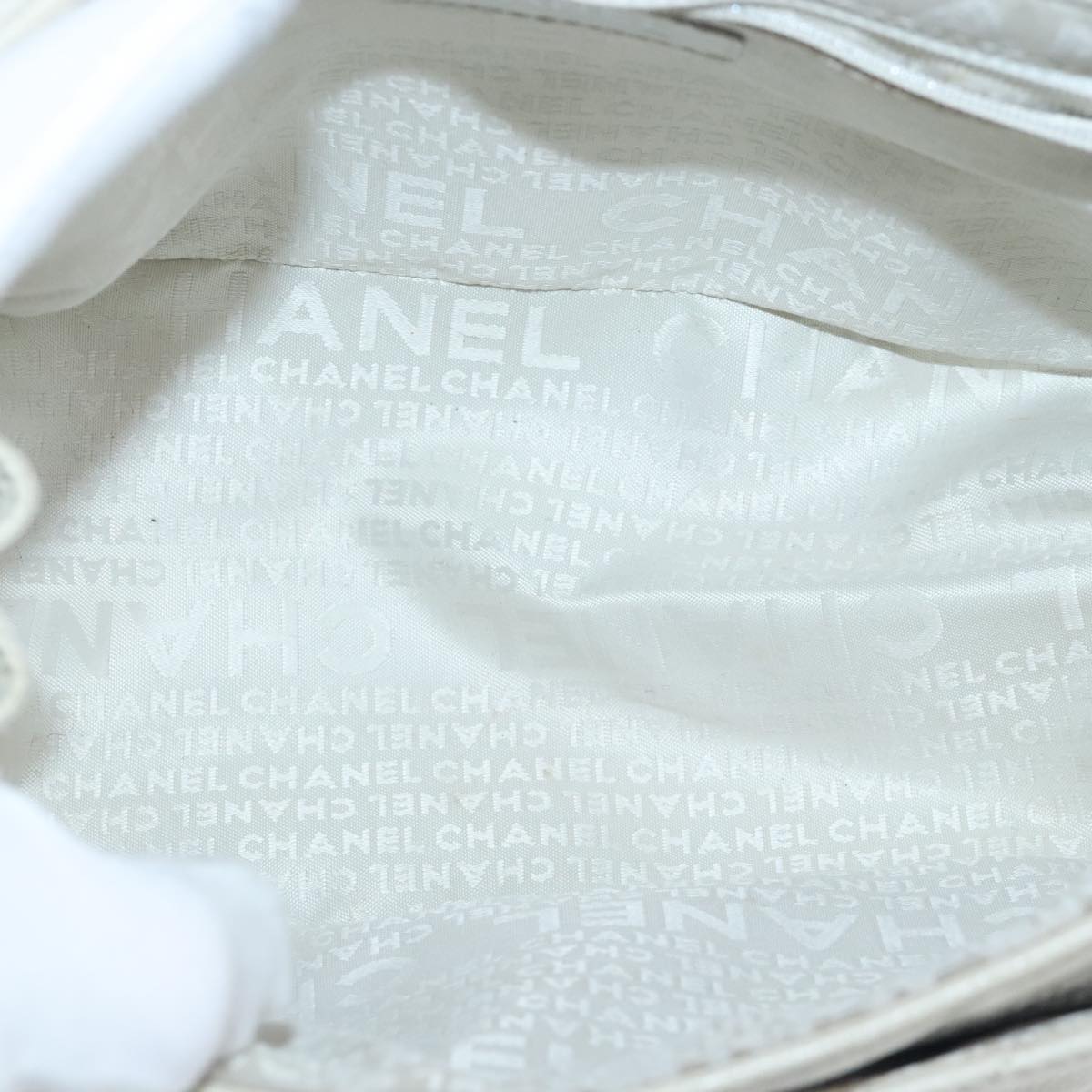 CHANEL Matelasse Chain Shoulder Bag Caviar Skin White CC bs20238