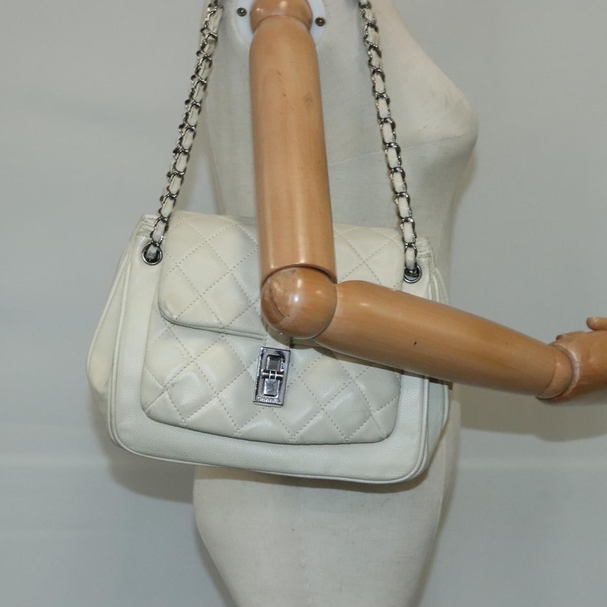 CHANEL Matelasse Chain Shoulder Bag Caviar Skin White CC bs20238