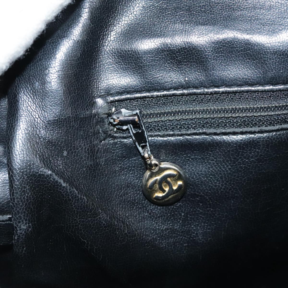 CHANEL V Stitch Hand Bag Leather Black CC bs21163