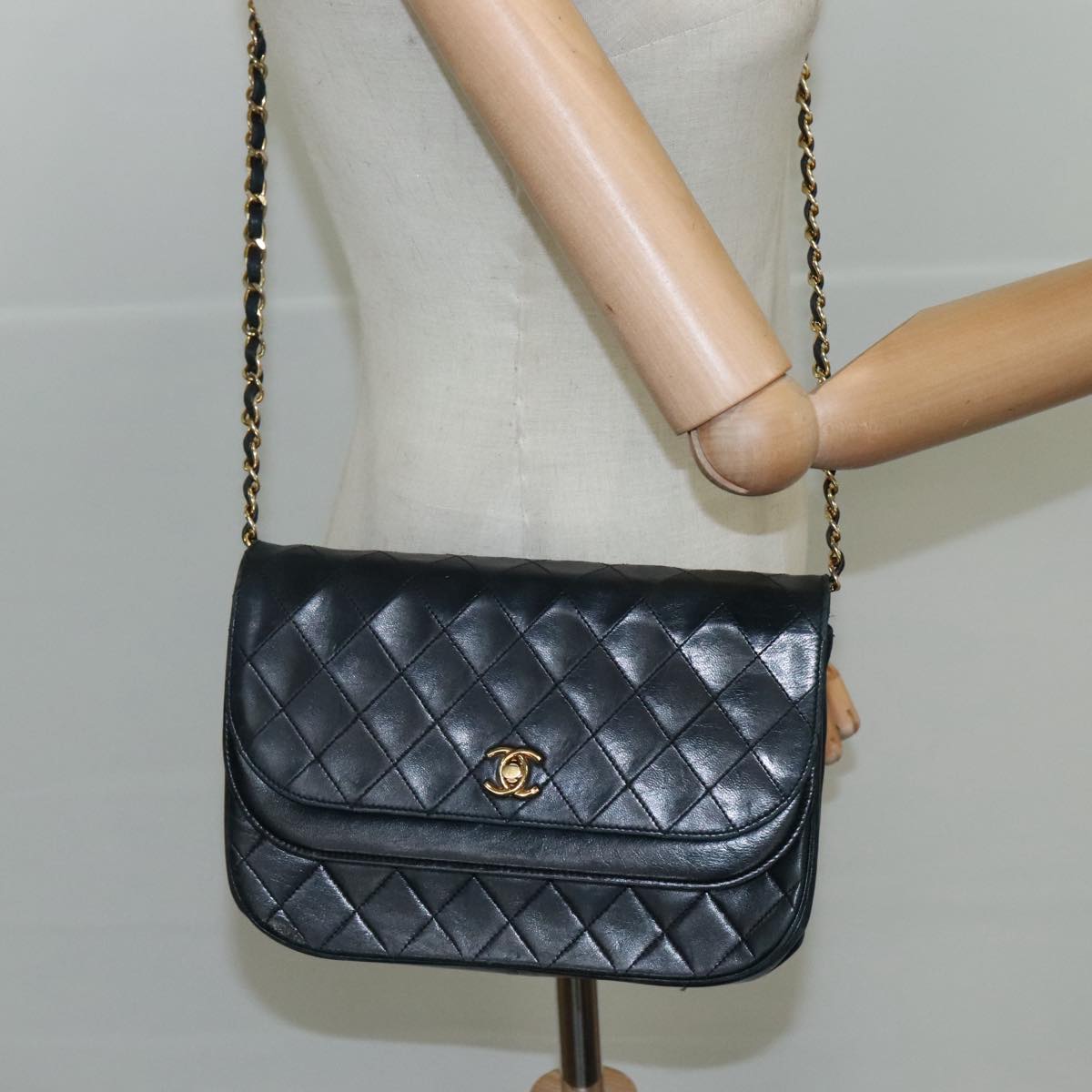 CHANEL Chain Matelasse Shoulder Bag Lamb Skin Navy Gold CC bs21661
