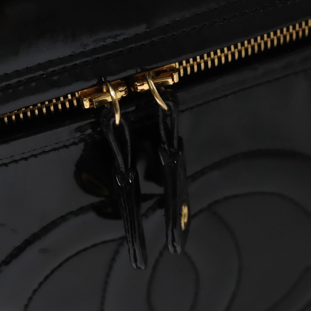 CHANEL Vanity Pouch Patent leather 2way Black Gold CC bs21681