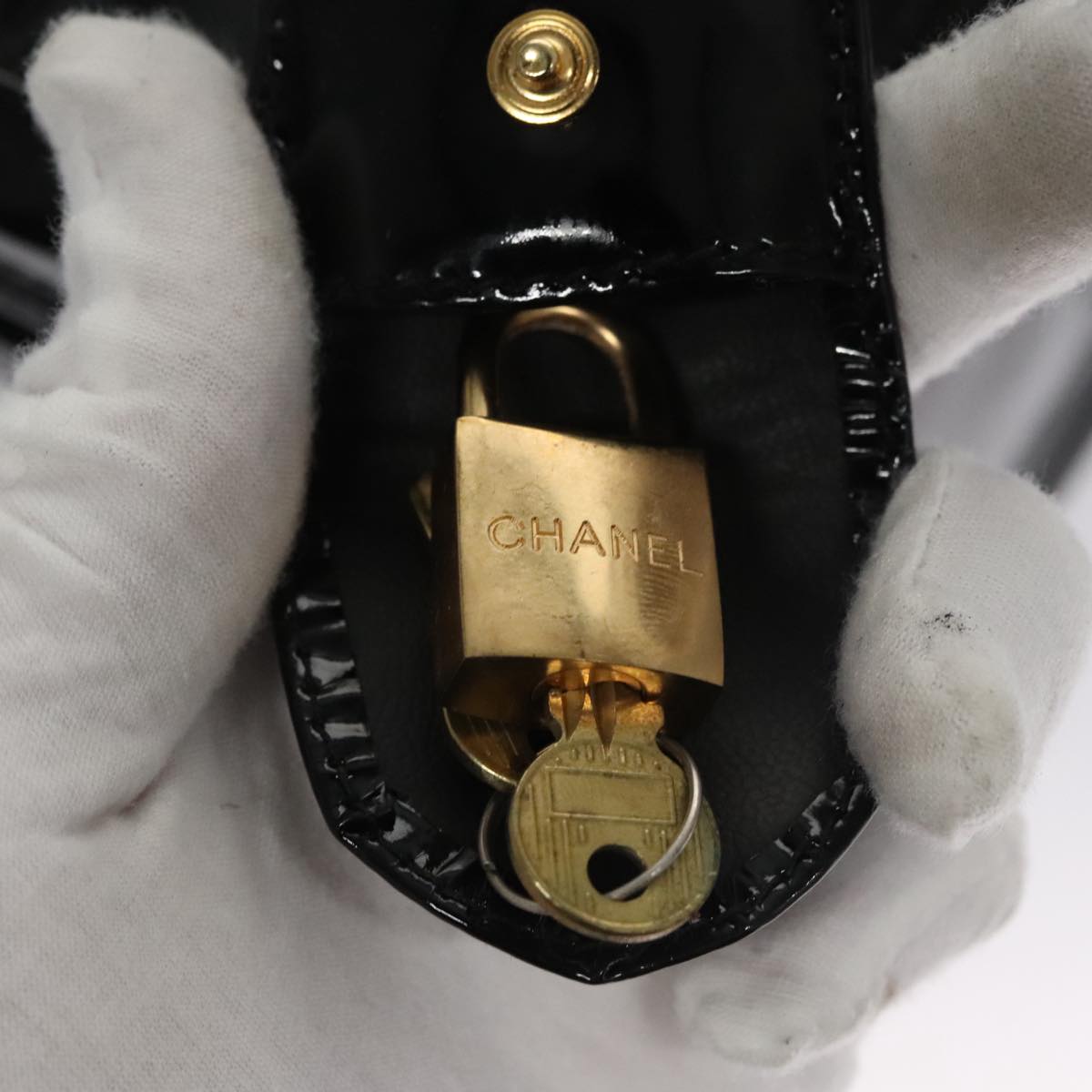 CHANEL Vanity Pouch Patent leather 2way Black Gold CC bs21681