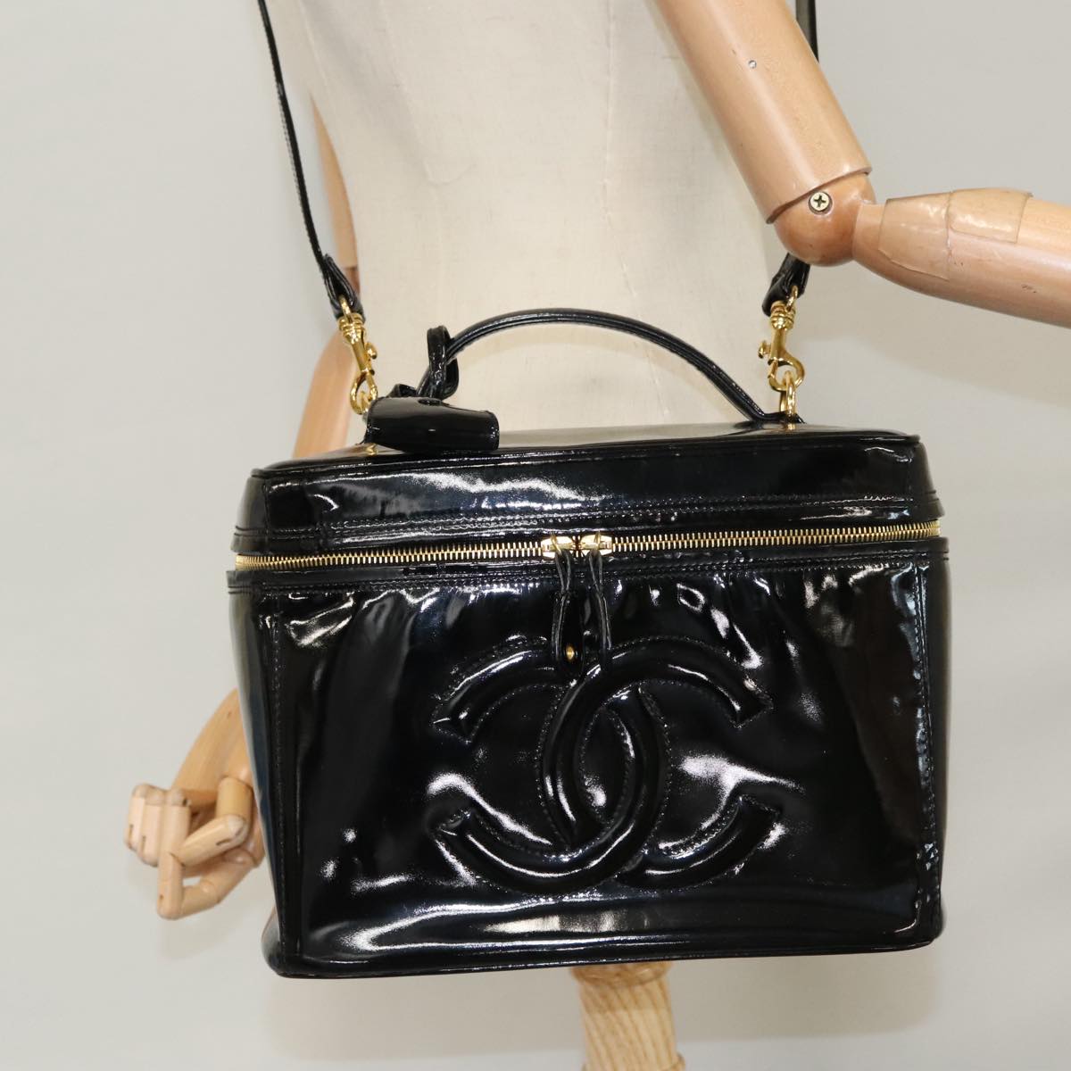 CHANEL Vanity Pouch Patent leather 2way Black Gold CC bs21681