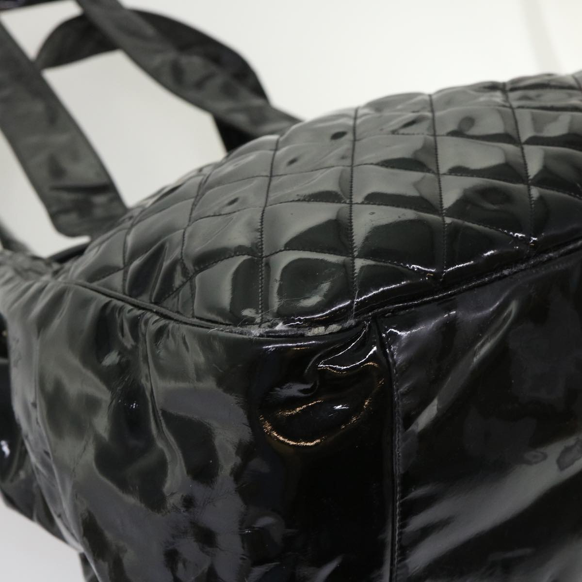 CHANEL Shoulder Bag Patent leather Black CC bs6675